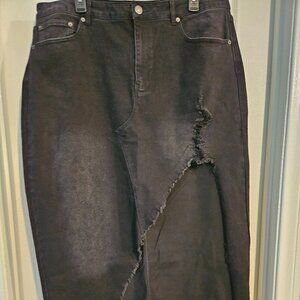 Forever 21 Distressed Denim Black Maxi Skirt Size 2X